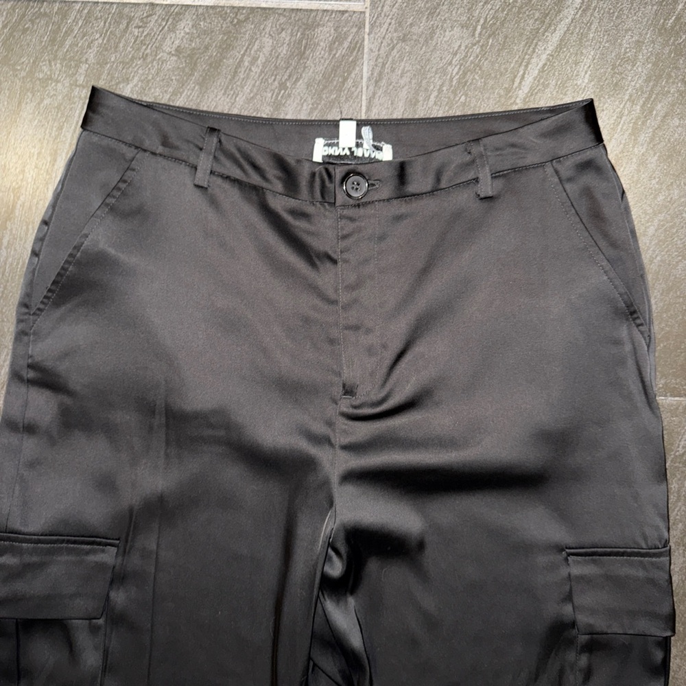 DKNY Woman’s Black Cargo Pants - Picture 6 of 15